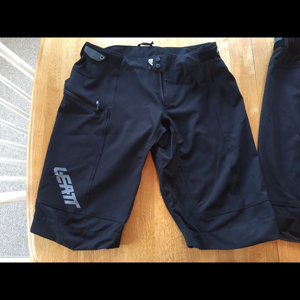 Leatt DBX 3.0 Enduro Mountain Biking Shorts